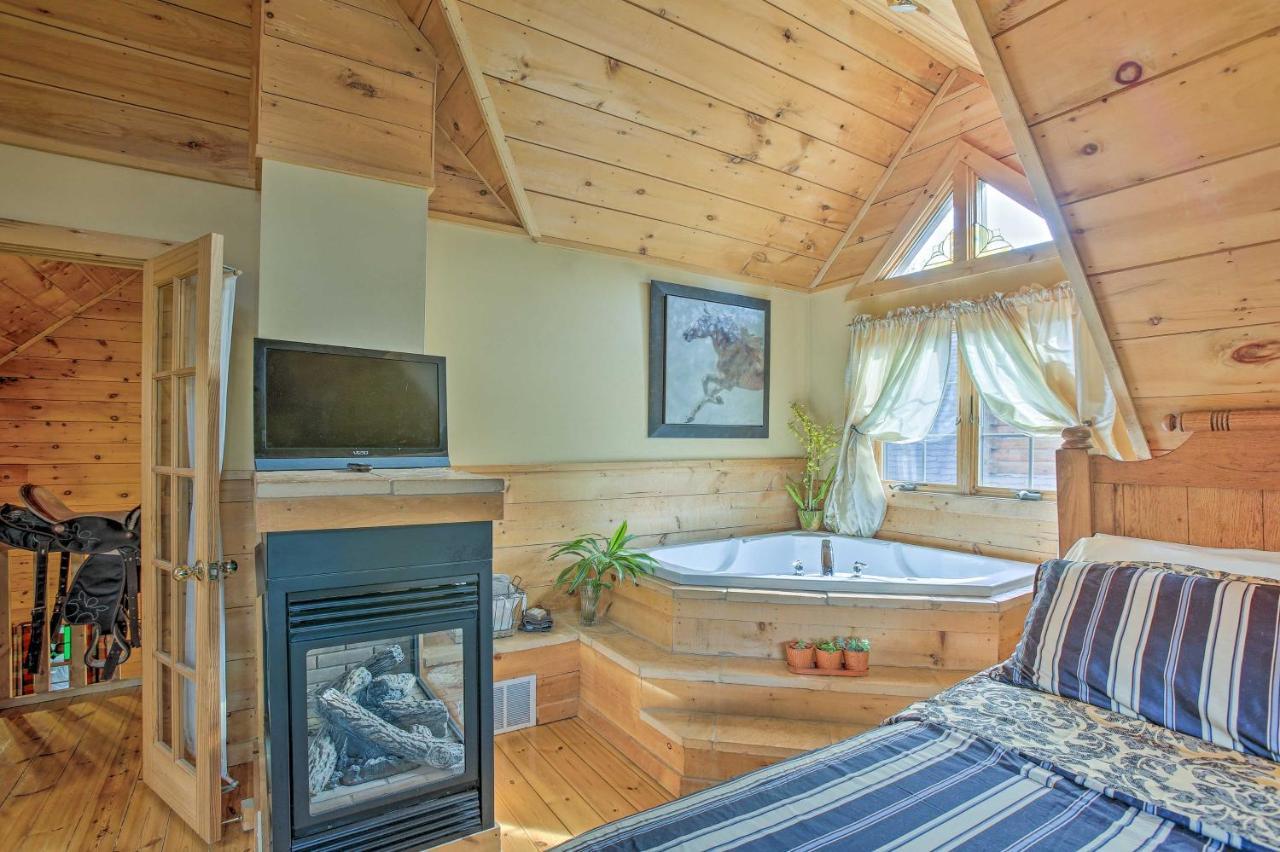 Resort Cabin With Fire Pit Golf, Hike And Play! Rothbury Bagian luar foto