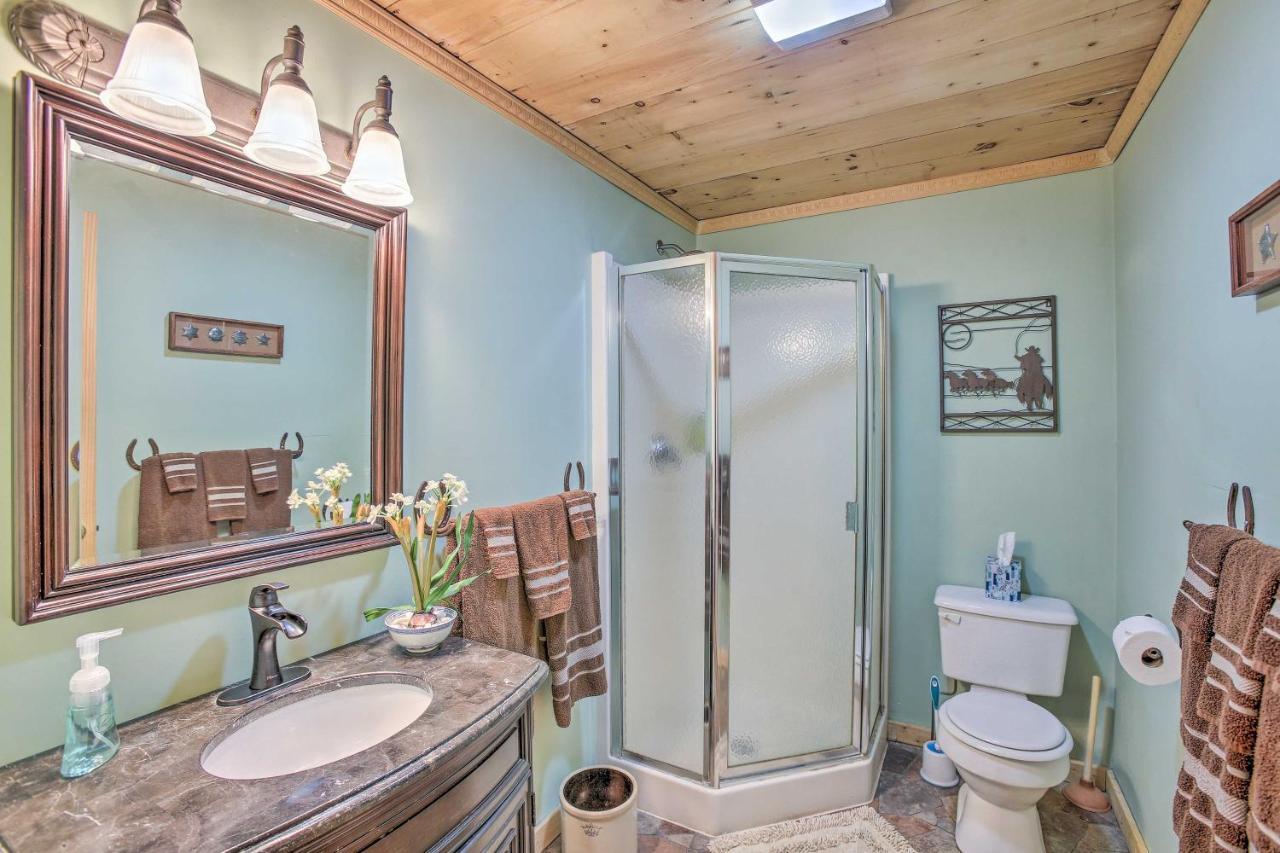 Resort Cabin With Fire Pit Golf, Hike And Play! Rothbury Bagian luar foto