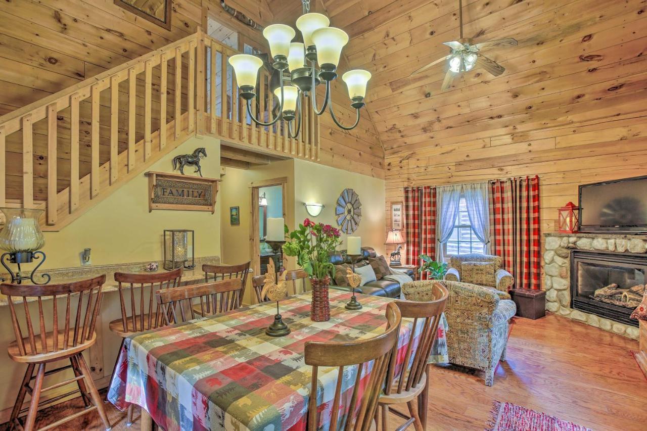 Resort Cabin With Fire Pit Golf, Hike And Play! Rothbury Bagian luar foto