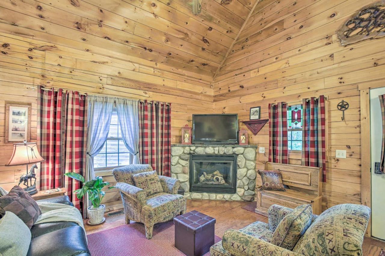 Resort Cabin With Fire Pit Golf, Hike And Play! Rothbury Bagian luar foto